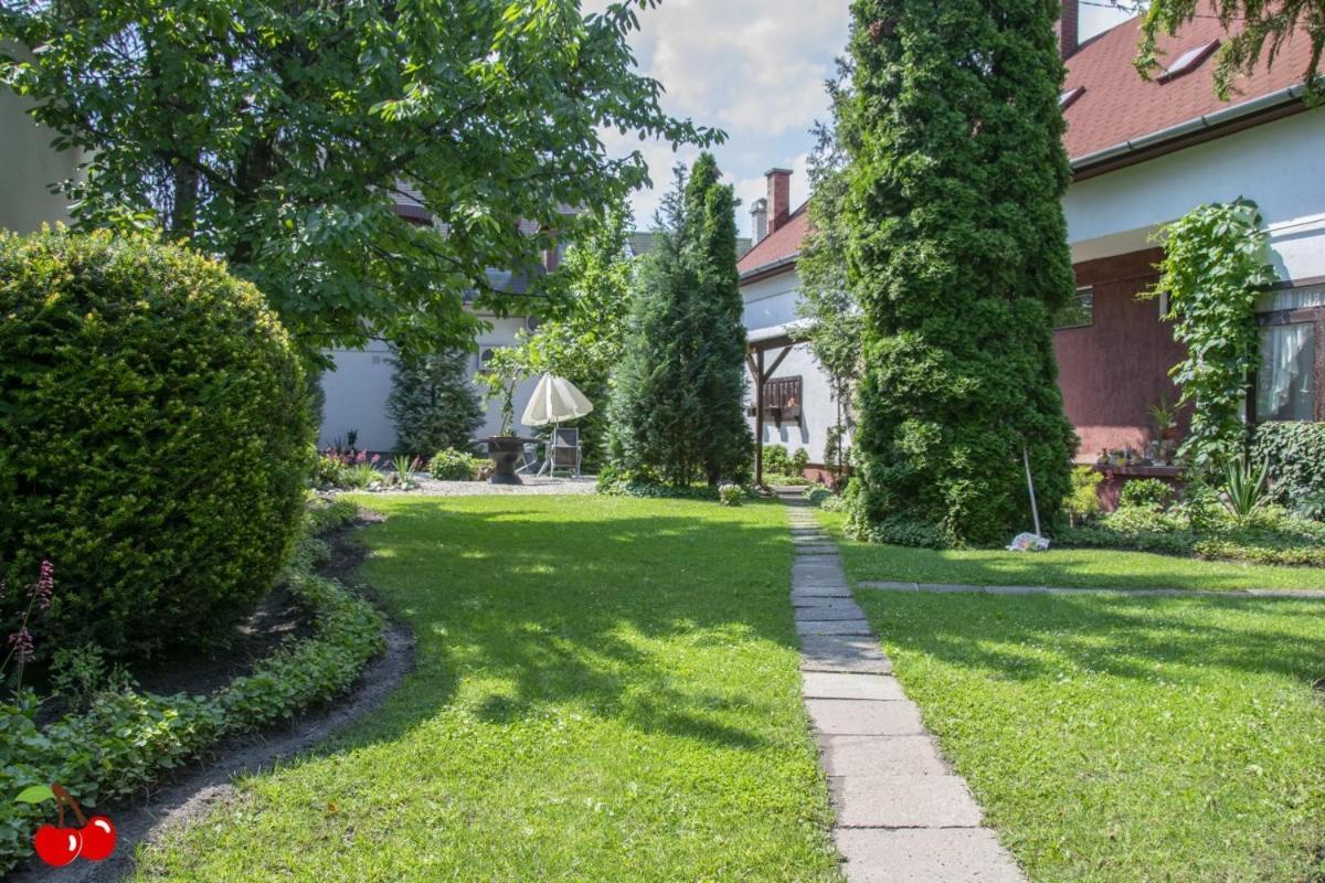 Ket Cseresznye Vendeghaz Siofok Exterior photo